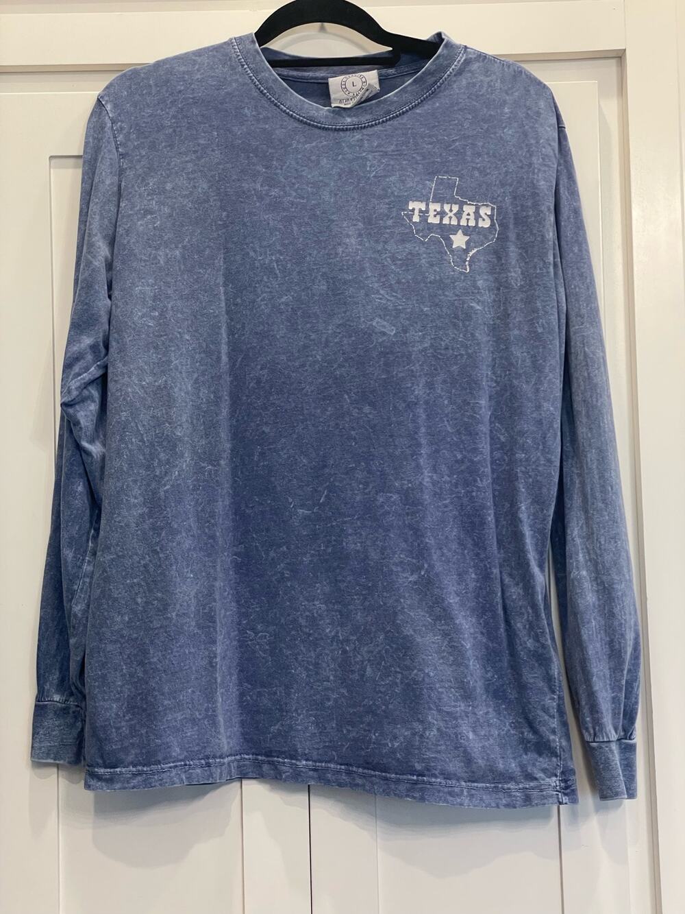 US Vintage Blue L/s T-shirt San Antonio Texas L, horns, distressed 100% Cotton